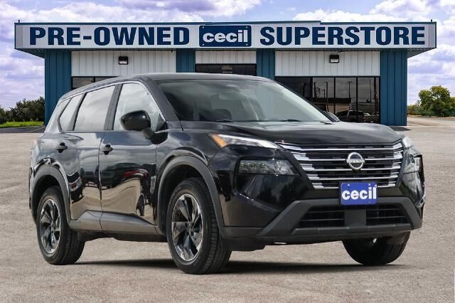2024 Nissan Rogue SV — photo 1 of 18