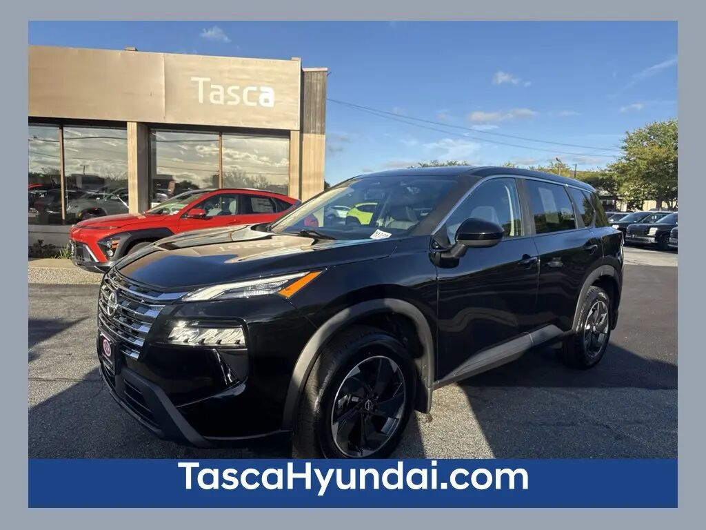 2024 Nissan Rogue SV — photo 1 of 13