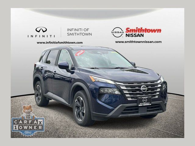 2025 Nissan Rogue SV — photo 1 of 14