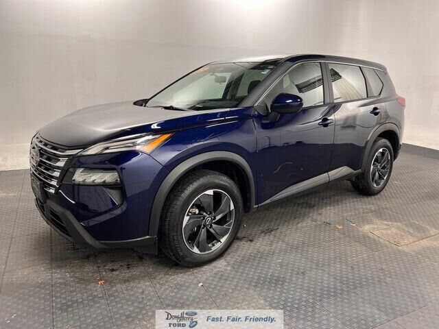 2025 Nissan Rogue SV — photo 1 of 13