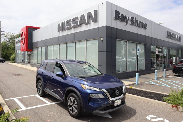 2022 Nissan Rogue SV — photo 1 of 13
