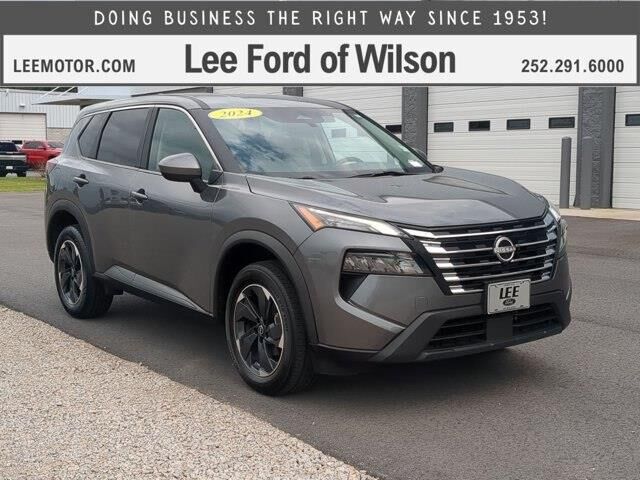 2024 Nissan Rogue SV — photo 1 of 26