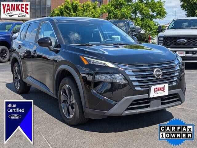 2024 Nissan Rogue SV — photo 1 of 13