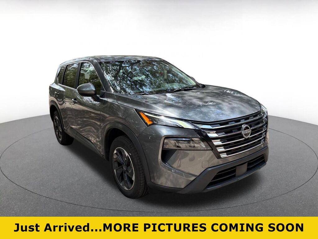 2025 Nissan Rogue SV — photo 1 of 10