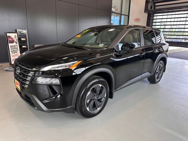 2025 Nissan Rogue SV — photo 1 of 13