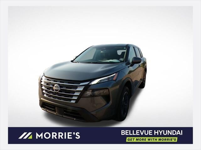 2025 Nissan Rogue SV — photo 1 of 13
