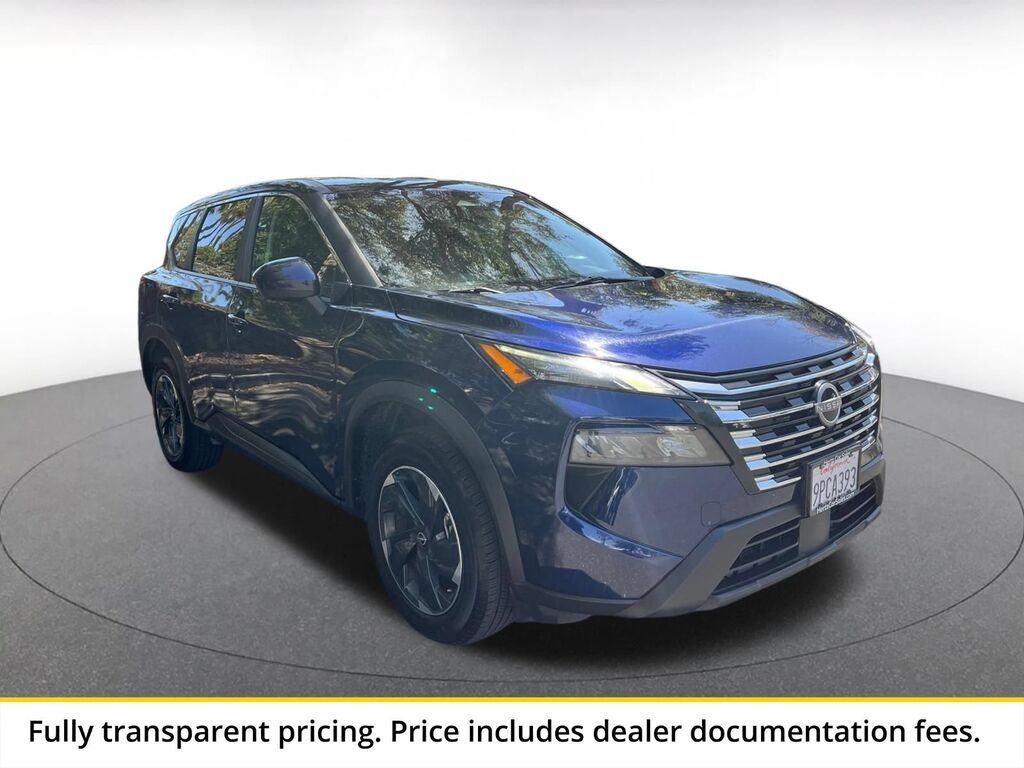 2025 Nissan Rogue SV — photo 1 of 13