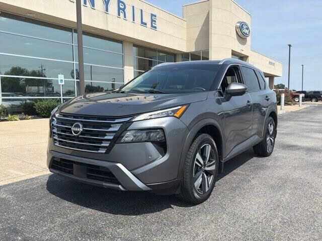 2024 Nissan Rogue SL — photo 1 of 2