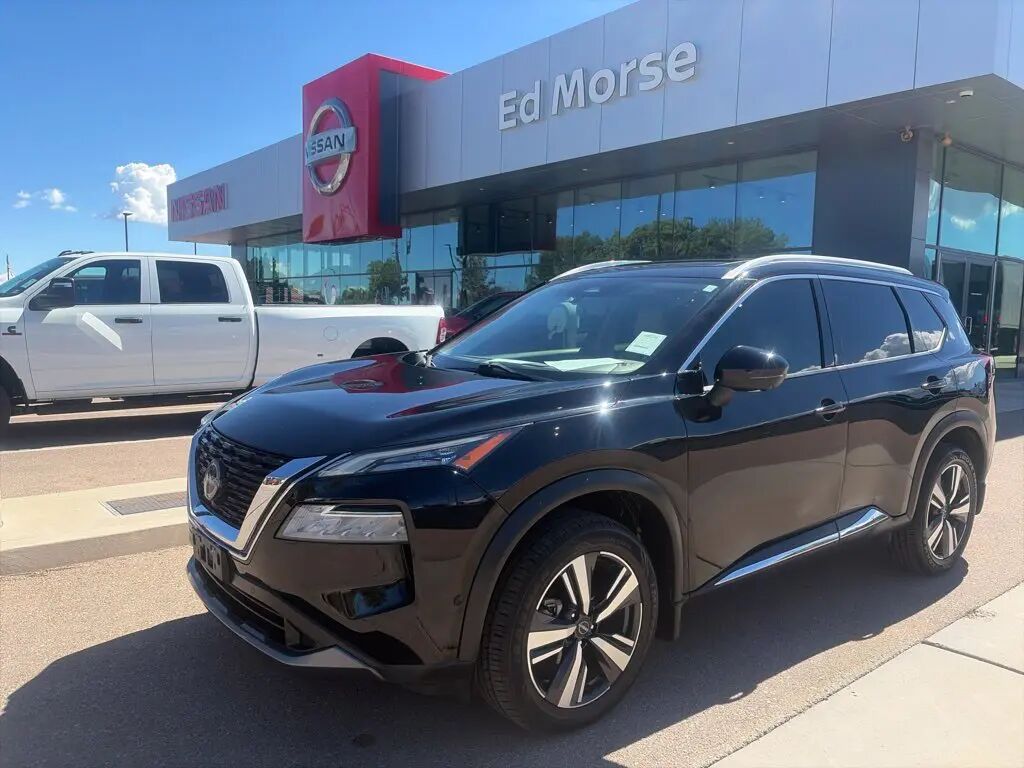 2023 Nissan Rogue SL — photo 1 of 13