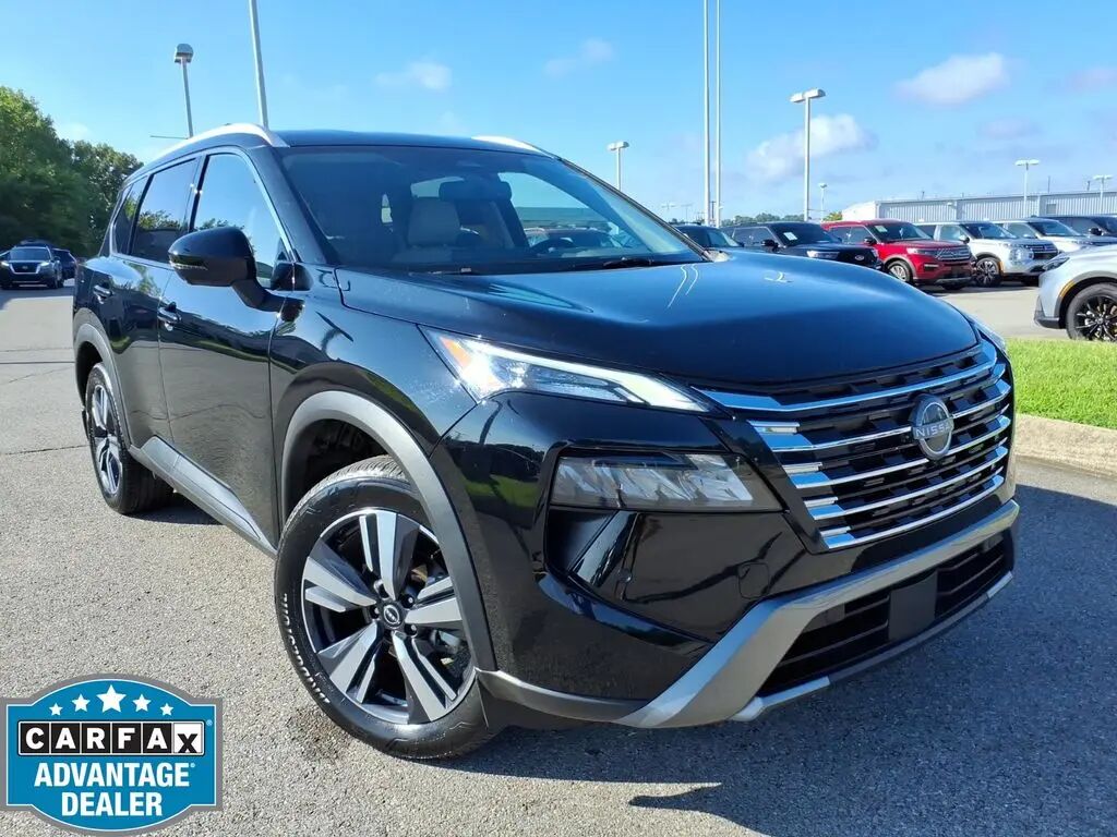 2025 Nissan Rogue SL — photo 1 of 13