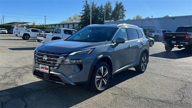 2025 Nissan Rogue SL