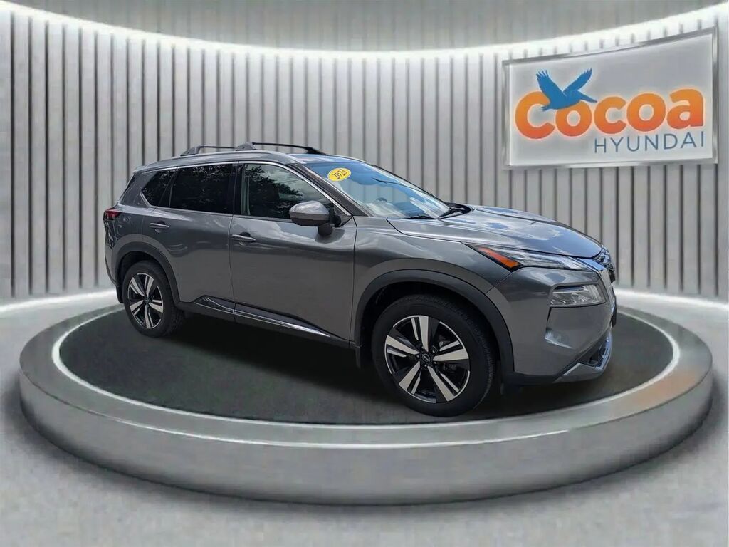 2023 Nissan Rogue SL — photo 1 of 13