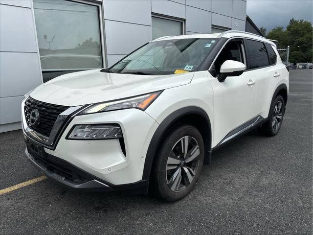2023 Nissan Rogue SL — photo 1 of 13
