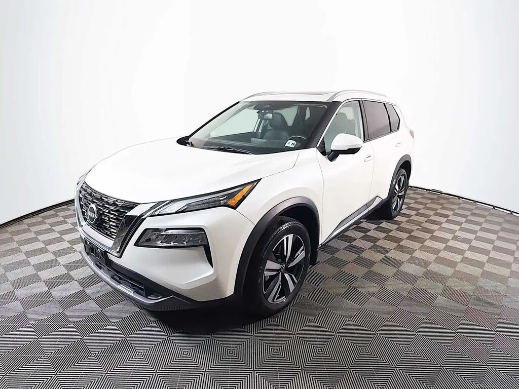 2023 Nissan Rogue SL — photo 1 of 13