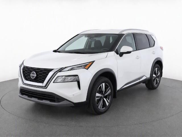 2023 Nissan Rogue SL — photo 1 of 13