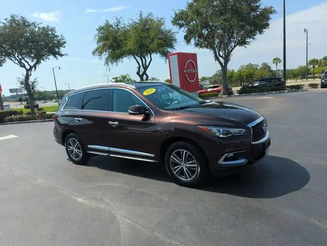 2020 INFINITI QX60 Luxe — photo 1 of 10