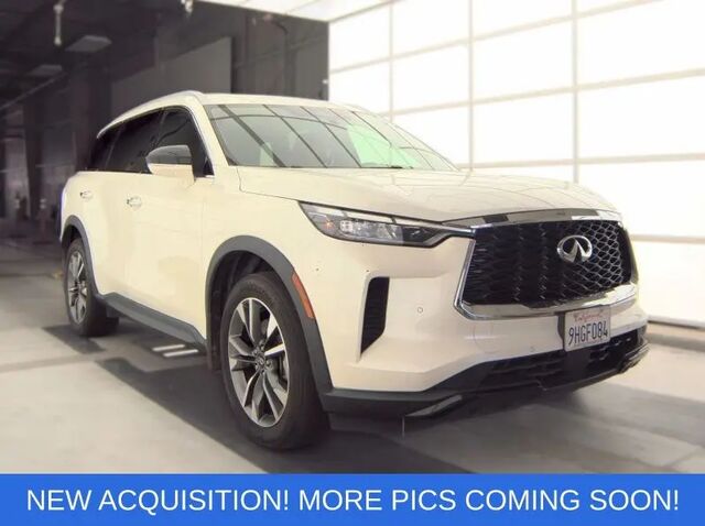 2023 INFINITI QX60 Luxe — photo 1 of 11