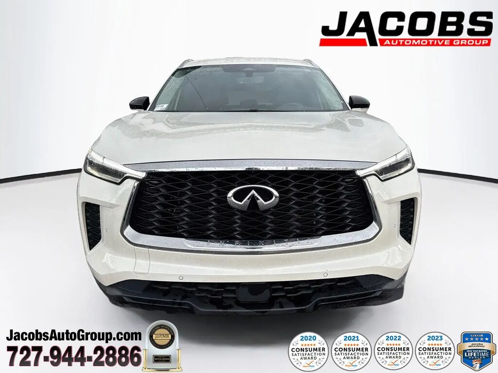 2023 INFINITI QX60 Luxe — photo 1 of 13