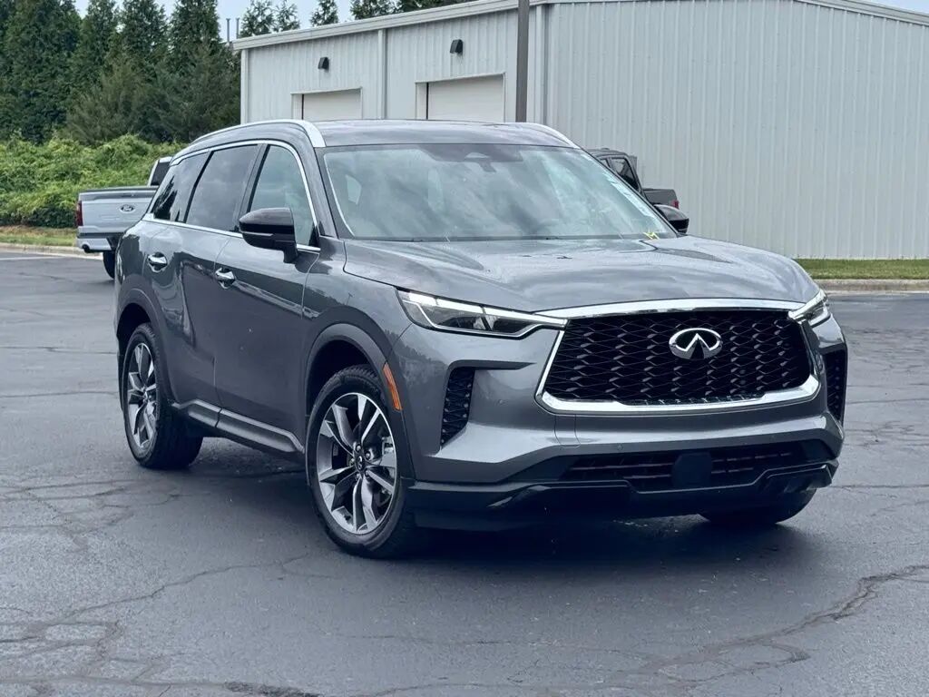 2023 INFINITI QX60 Luxe — photo 1 of 13