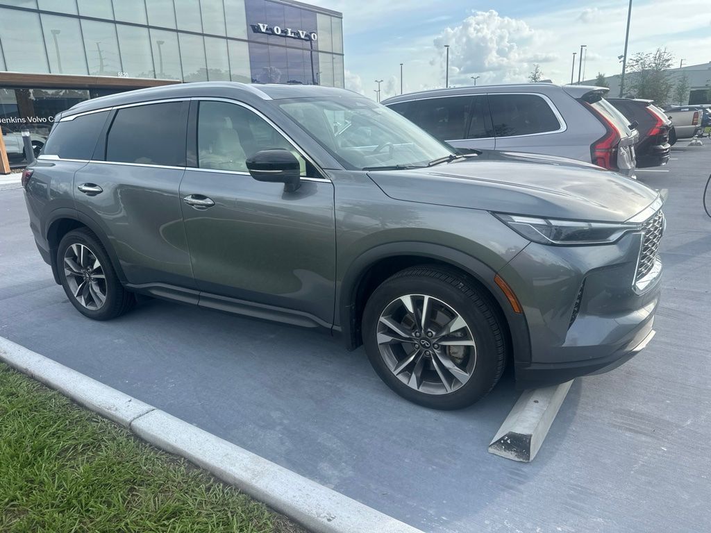 2022 INFINITI QX60 LUXE — photo 1 of 4