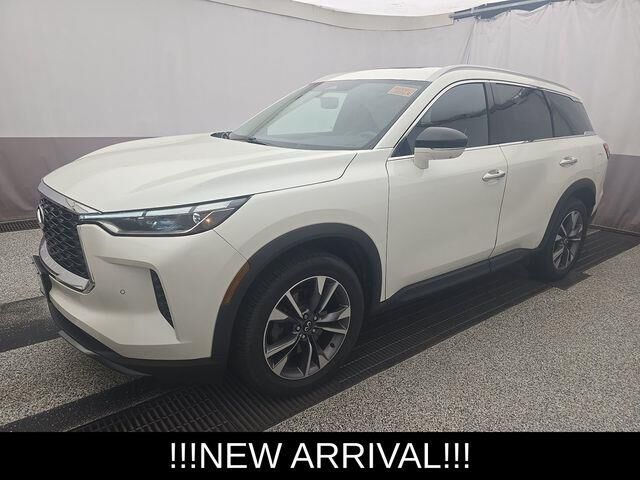 2022 INFINITI QX60 Luxe — photo 1 of 28