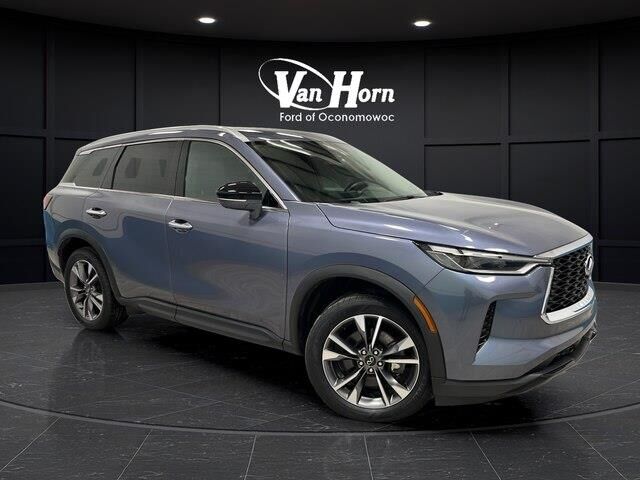 2023 INFINITI QX60 Luxe — photo 1 of 26