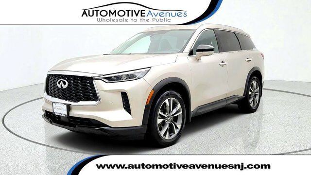 2023 INFINITI QX60 LUXE