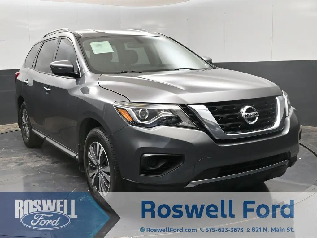 2020 Nissan Pathfinder S — photo 1 of 13