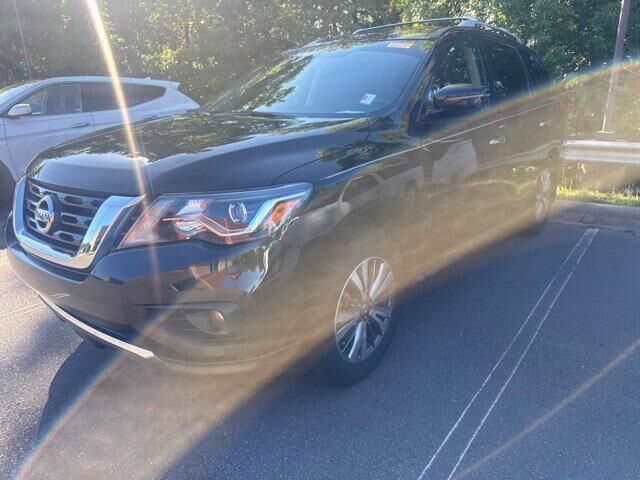 2020 Nissan Pathfinder S — photo 1 of 7