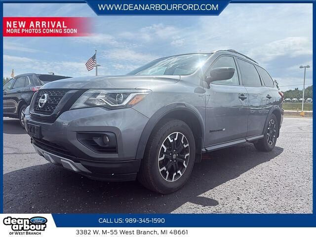 2020 Nissan Pathfinder SV