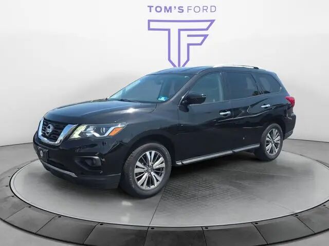 2020 Nissan Pathfinder SL — photo 1 of 12