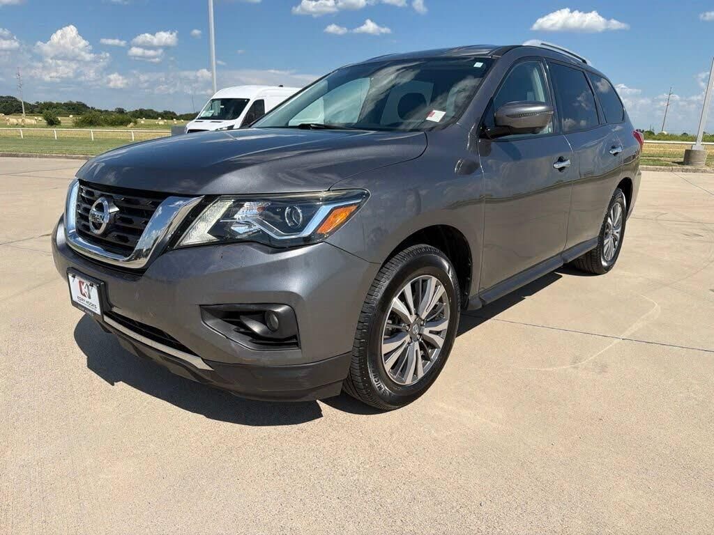 2019 Nissan Pathfinder S — photo 1 of 1