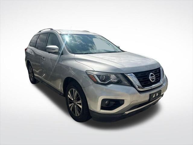2017 Nissan Pathfinder SL — photo 1 of 24