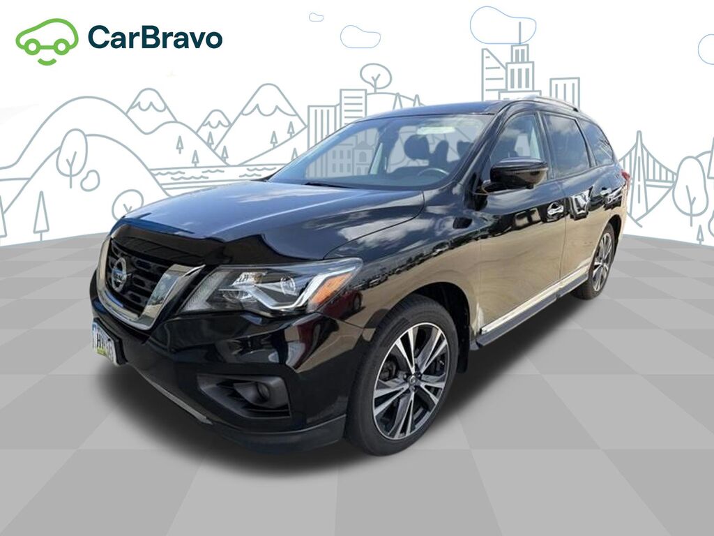 2017 Nissan Pathfinder Platinum — photo 1 of 6