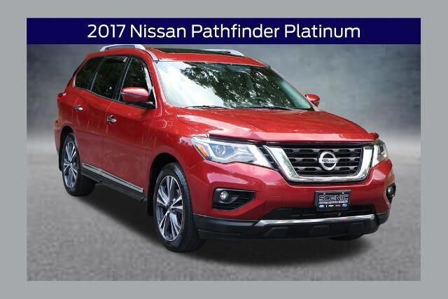 2017 Nissan Pathfinder S — photo 1 of 9