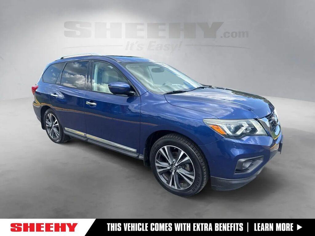 2017 Nissan Pathfinder Platinum — photo 1 of 13