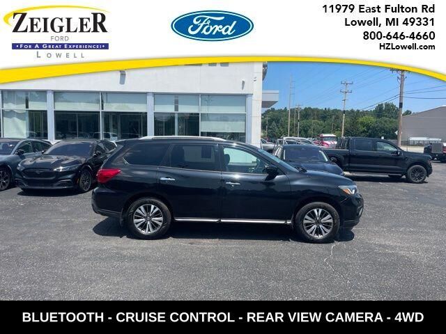 2017 Nissan Pathfinder S