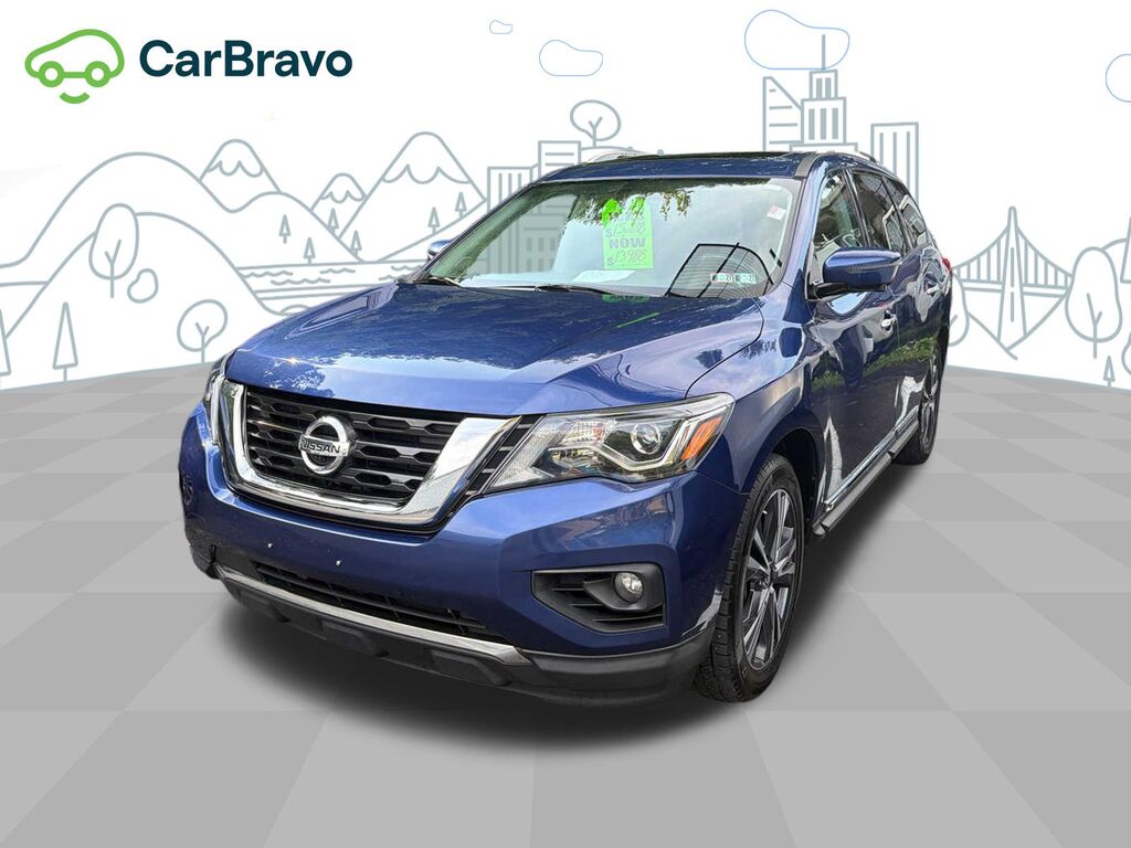 2017 Nissan Pathfinder Platinum — photo 1 of 7