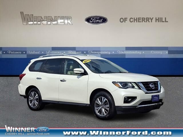 2019 Nissan Pathfinder S — photo 1 of 26