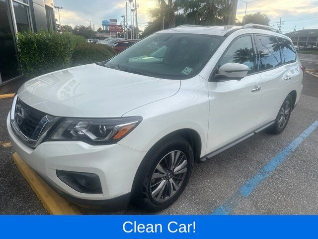 2018 Nissan Pathfinder SL — photo 1 of 1