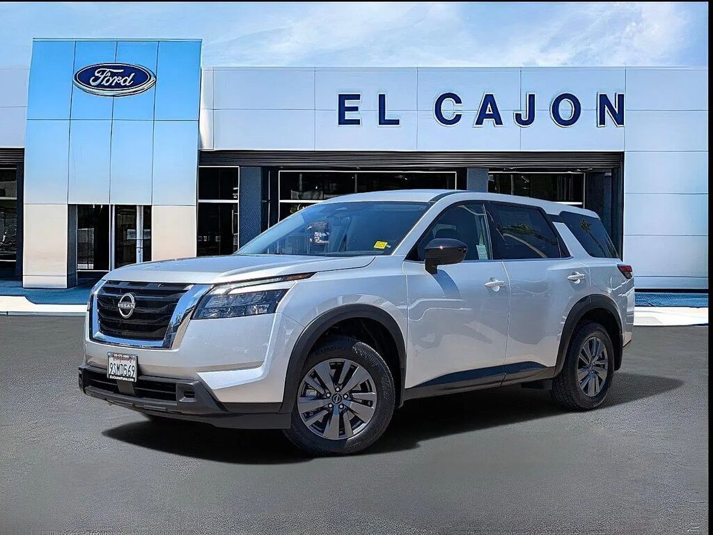 2025 Nissan Pathfinder S — photo 1 of 13