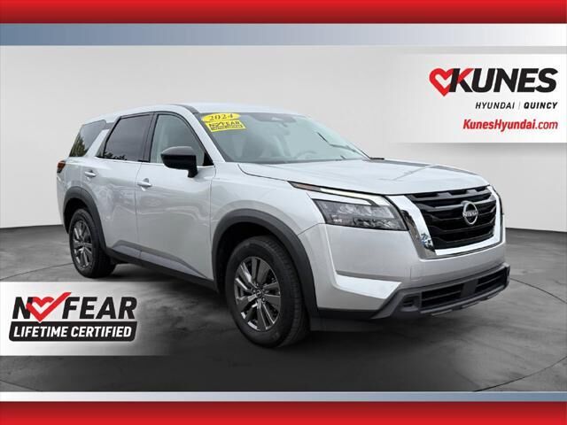 2024 Nissan Pathfinder S