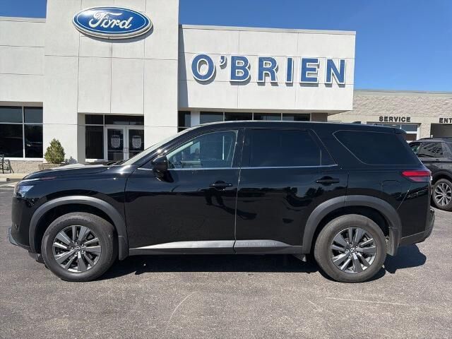 2023 Nissan Pathfinder S