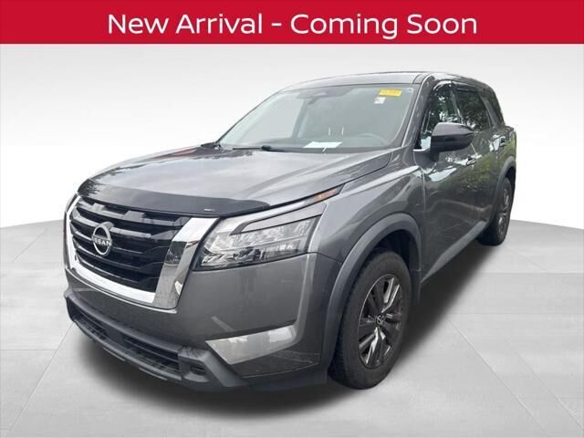 2024 Nissan Pathfinder S — photo 1 of 3