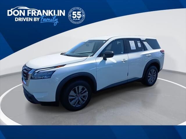 2024 Nissan Pathfinder S