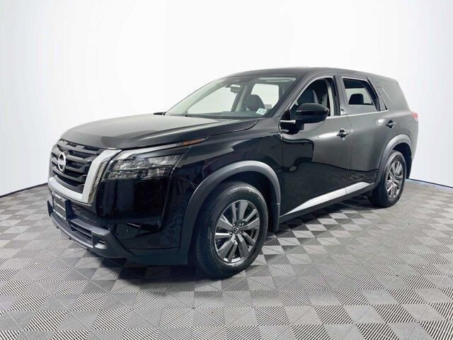 2025 Nissan Pathfinder S