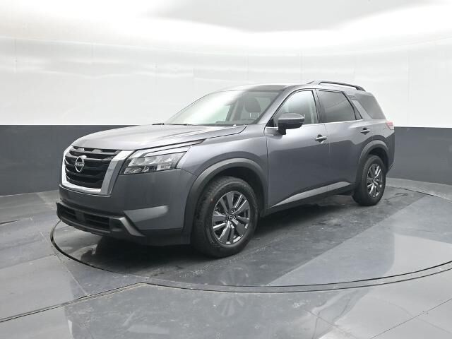 2025 Nissan Pathfinder SV — photo 1 of 39