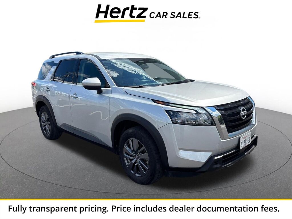 2025 Nissan Pathfinder SV — photo 1 of 13