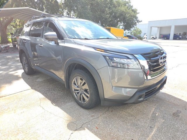 2024 Nissan Pathfinder SV — photo 1 of 13