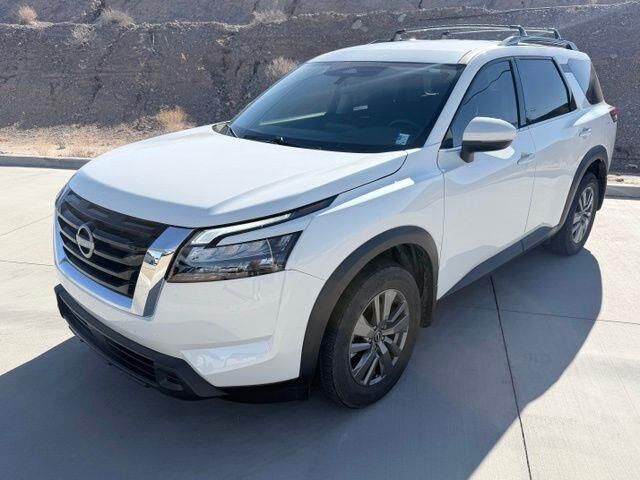 2024 Nissan Pathfinder SV — photo 1 of 8